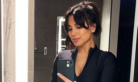 fiona wade sexy|Fiona Wade shows off her enviable figure in a sizzling。